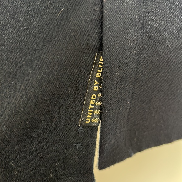 🤩 3 for $20 / United By Blue Button Down - Picture 4 of 6